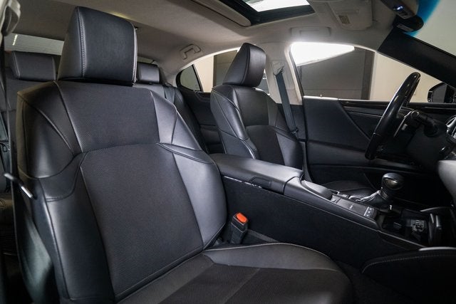 2019 Lexus ES 300h Luxury