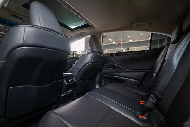 2019 Lexus ES 300h Luxury