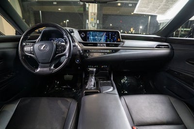 2019 Lexus ES 300h Luxury