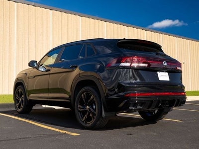 2026 Volkswagen Atlas Cross Sport 2.0T SEL R-Line Black