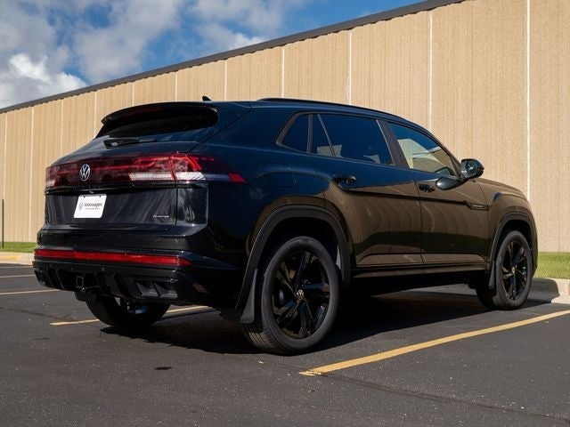2026 Volkswagen Atlas Cross Sport 2.0T SEL R-Line Black