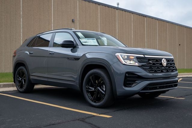 2026 Volkswagen Atlas Cross Sport 2.0T SEL R-Line Black
