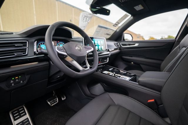 2026 Volkswagen Atlas Cross Sport 2.0T SEL R-Line Black