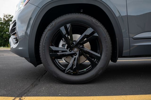 2026 Volkswagen Atlas Cross Sport 2.0T SEL R-Line Black