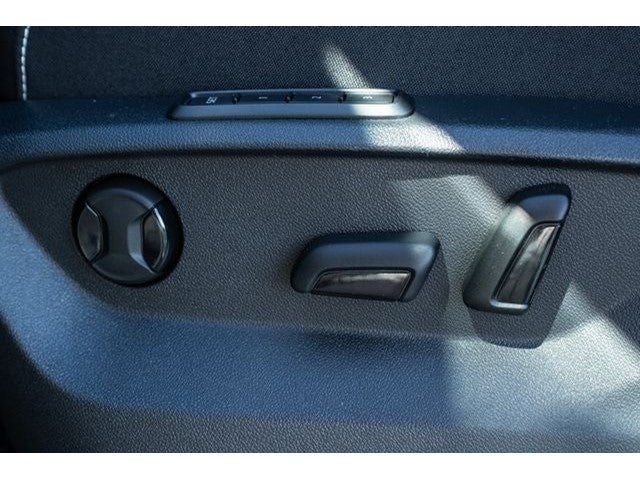 2026 Volkswagen Atlas Cross Sport 2.0T SEL