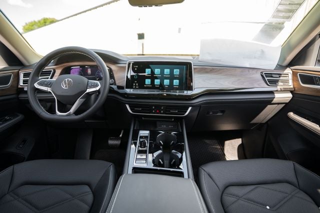 2026 Volkswagen Atlas 2.0T SE w/ Technology