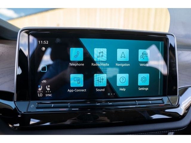 2026 Volkswagen Atlas 2.0T SE w/ Technology