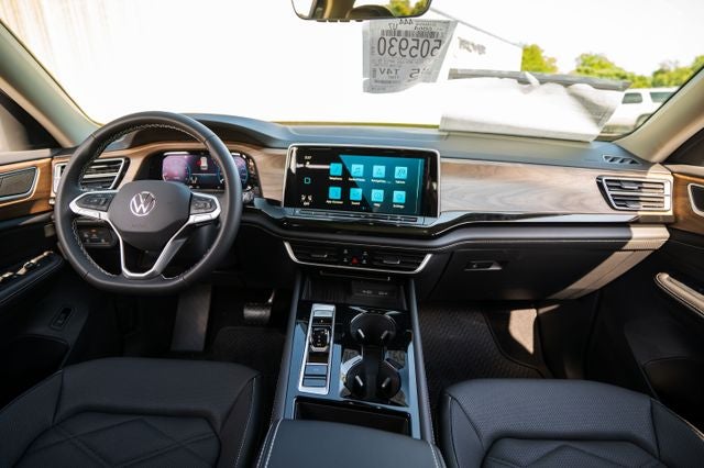 2026 Volkswagen Atlas 2.0T SE w/ Technology