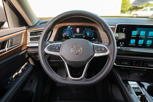 2026 Volkswagen Atlas 2.0T SE w/ Technology