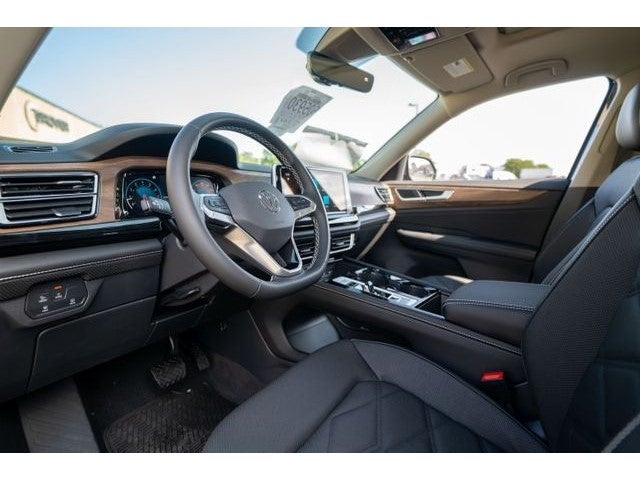 2026 Volkswagen Atlas 2.0T SE w/ Technology