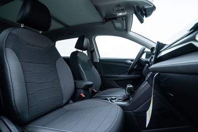 2026 Volkswagen Taos 1.5T SE Black