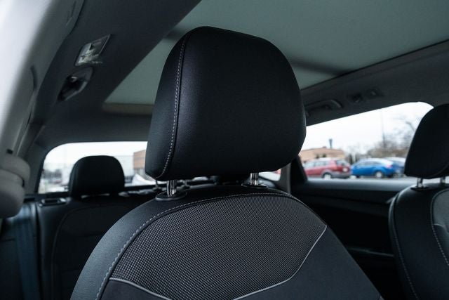 2026 Volkswagen Taos 1.5T SE Black