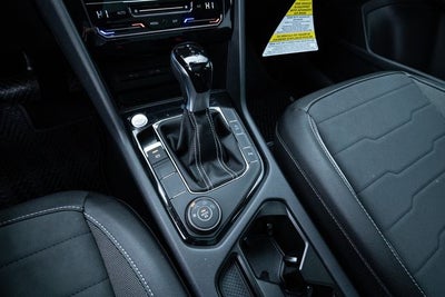 2026 Volkswagen Taos 1.5T SE Black