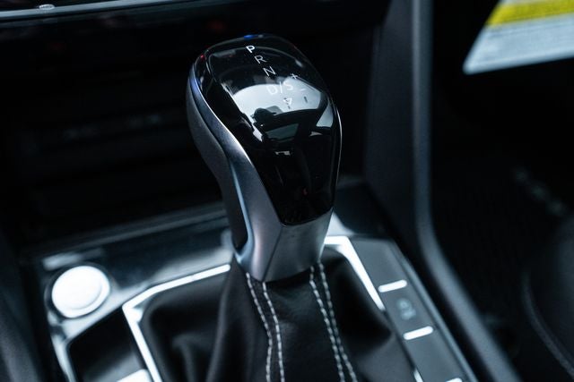 2026 Volkswagen Taos 1.5T SE Black