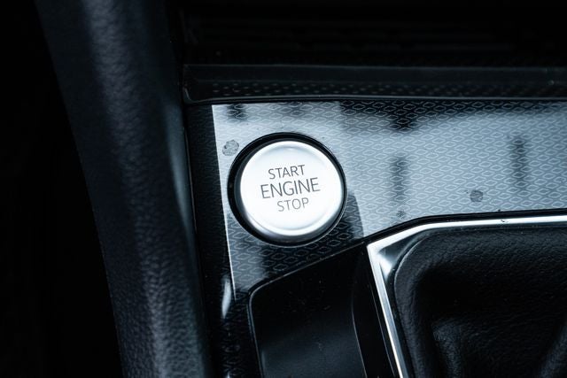 2026 Volkswagen Taos 1.5T SE Black