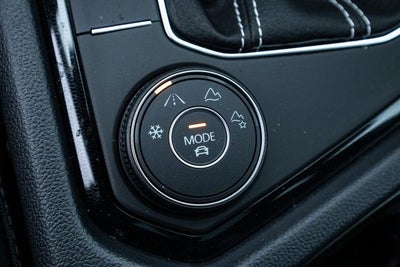 2026 Volkswagen Taos 1.5T SE Black