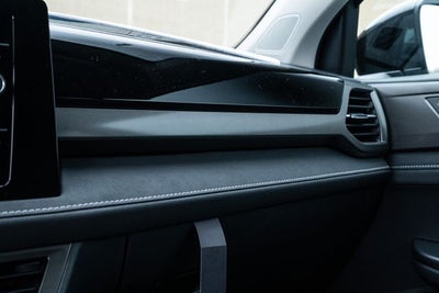 2026 Volkswagen Taos 1.5T SE Black