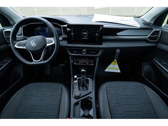 2026 Volkswagen Taos 1.5T SE Black