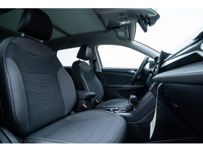 2026 Volkswagen Taos 1.5T SE Black