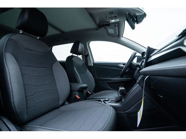 2026 Volkswagen Taos 1.5T SE Black