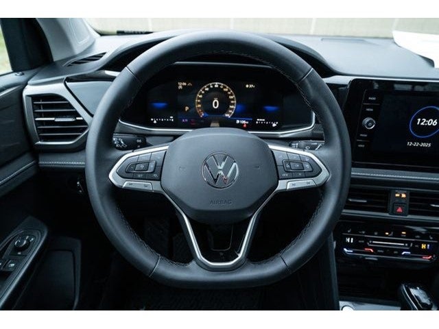 2026 Volkswagen Taos 1.5T SE Black