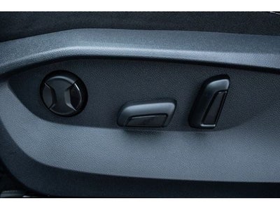 2026 Volkswagen Taos 1.5T SE Black