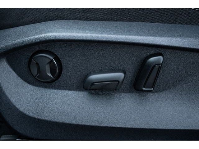 2026 Volkswagen Taos 1.5T SE Black