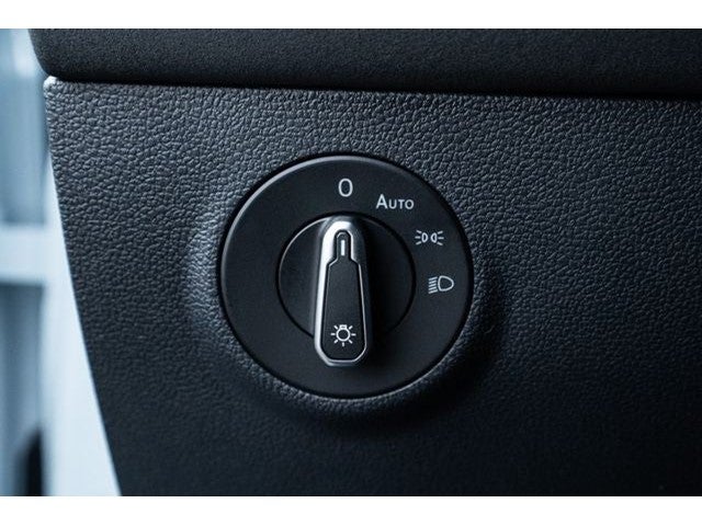 2026 Volkswagen Taos 1.5T SE Black