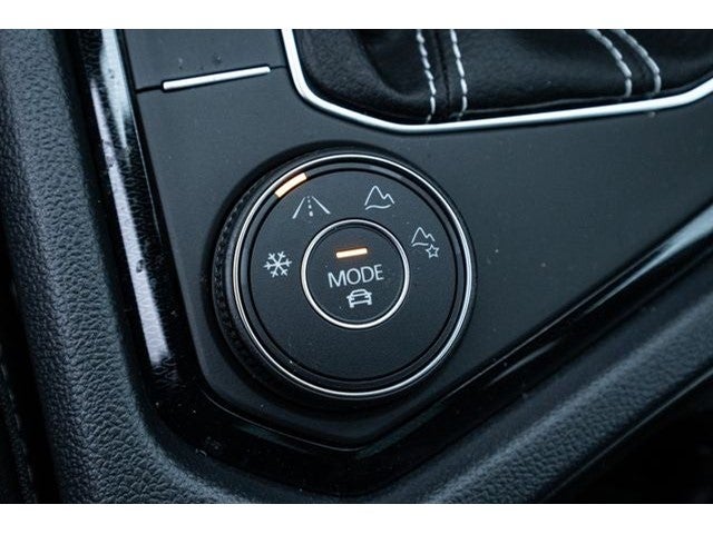 2026 Volkswagen Taos 1.5T SE Black