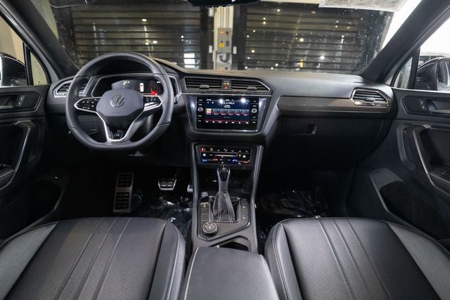 2024 Volkswagen Tiguan 2.0T SE R-Line Black