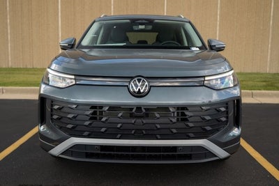 2025 Volkswagen Tiguan 2.0T SE