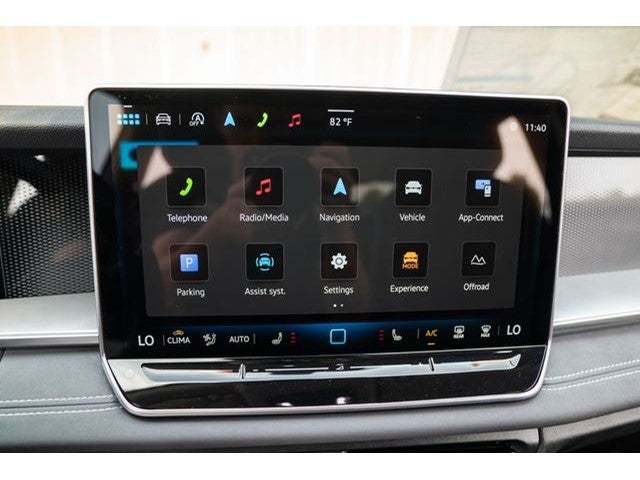 2025 Volkswagen Tiguan 2.0T SE