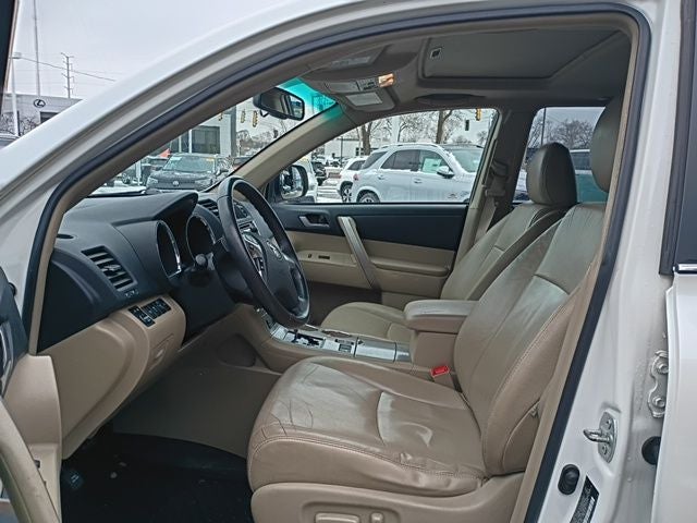 2013 Toyota Highlander SE