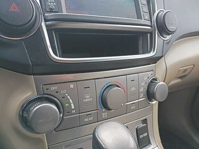 2013 Toyota Highlander SE