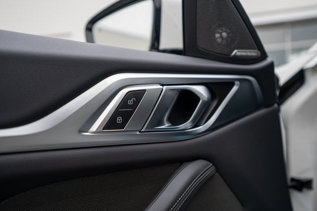 2025 BMW i4 xDrive40