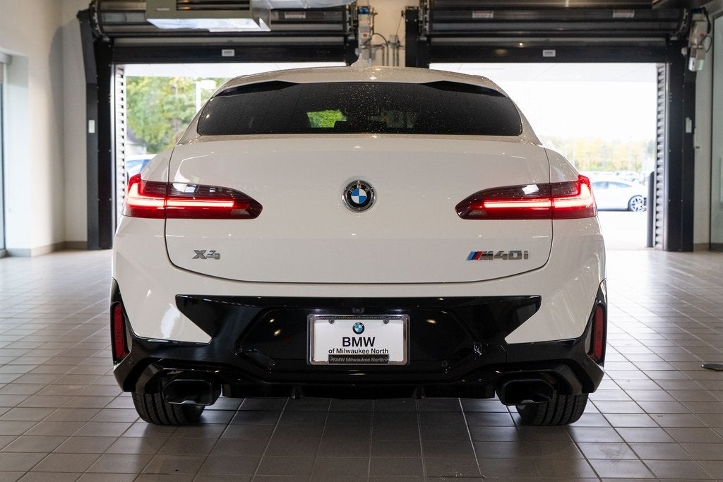 2023 BMW X4 M40i