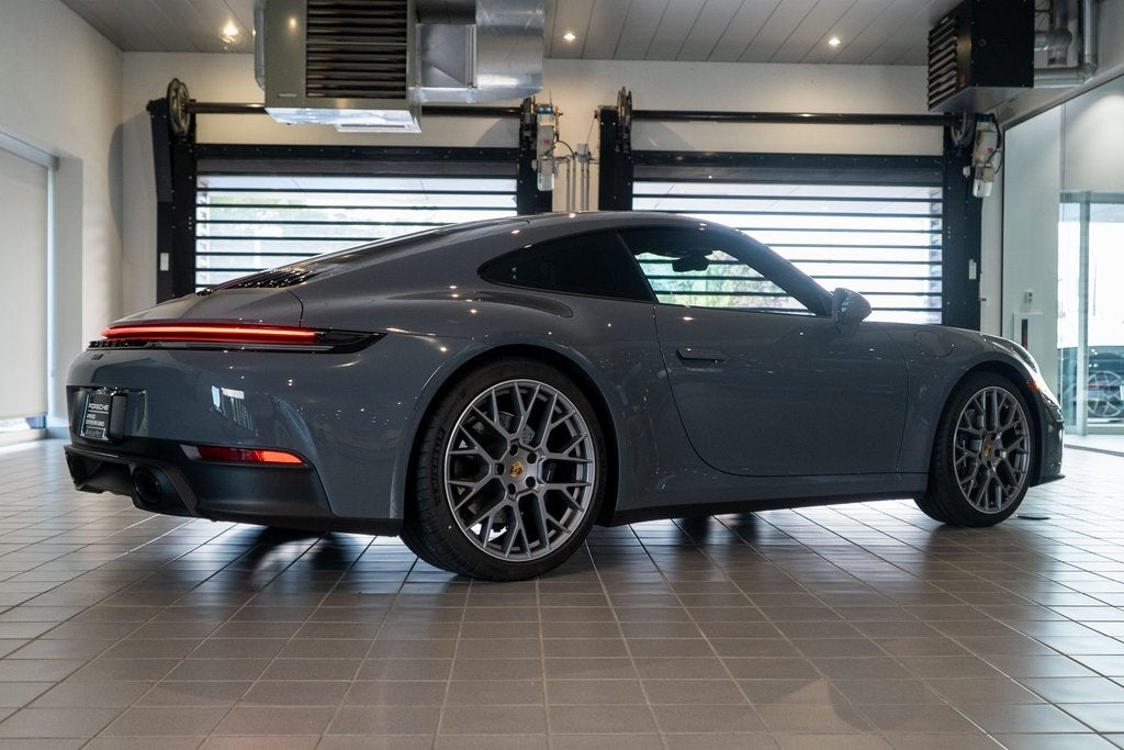 2025 Porsche 911 Carrera