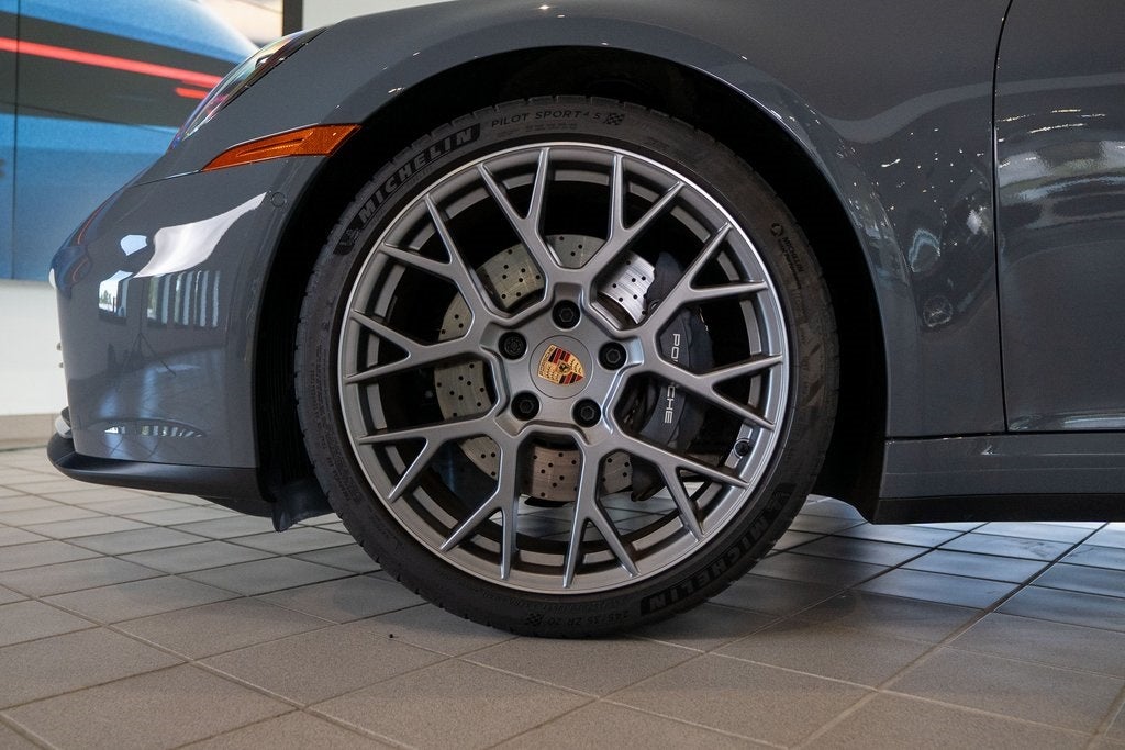 2025 Porsche 911 Carrera