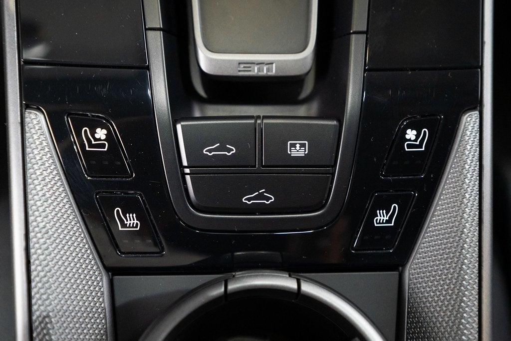 2025 Porsche 911 Carrera