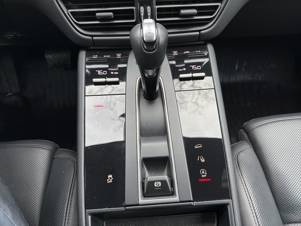 2023 Porsche Macan AWD