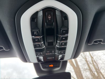 2023 Porsche Macan AWD