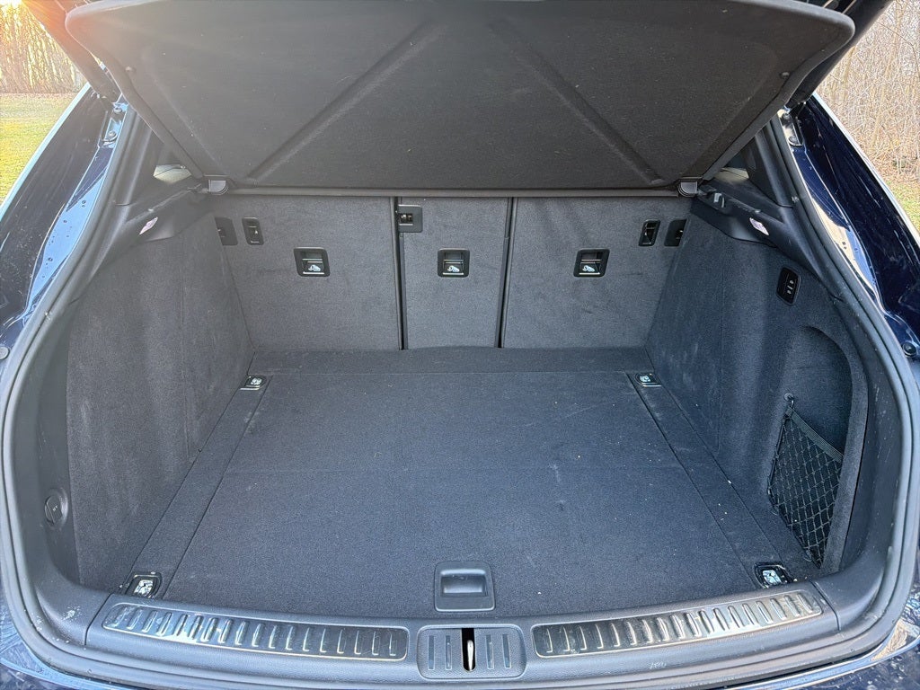 2023 Porsche Macan T