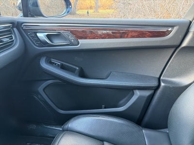 2023 Porsche Macan T