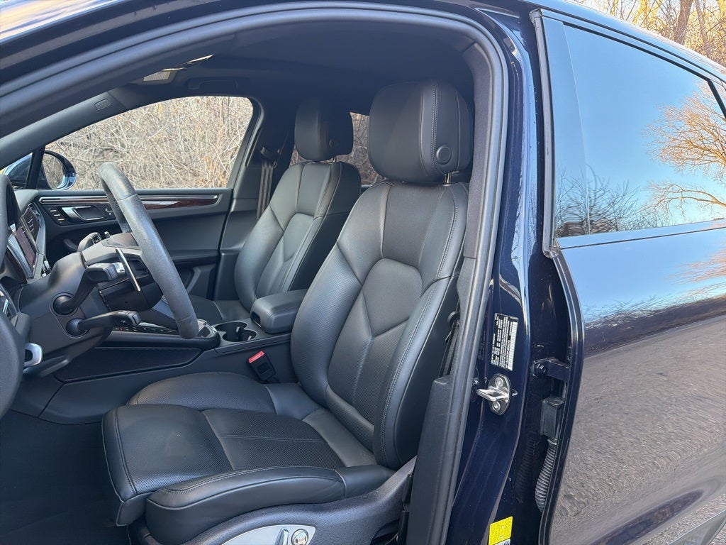 2023 Porsche Macan T