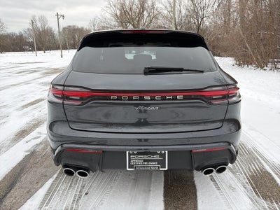 2022 Porsche Macan AWD