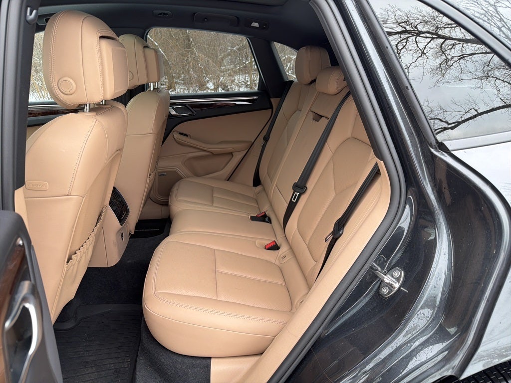 2022 Porsche Macan AWD