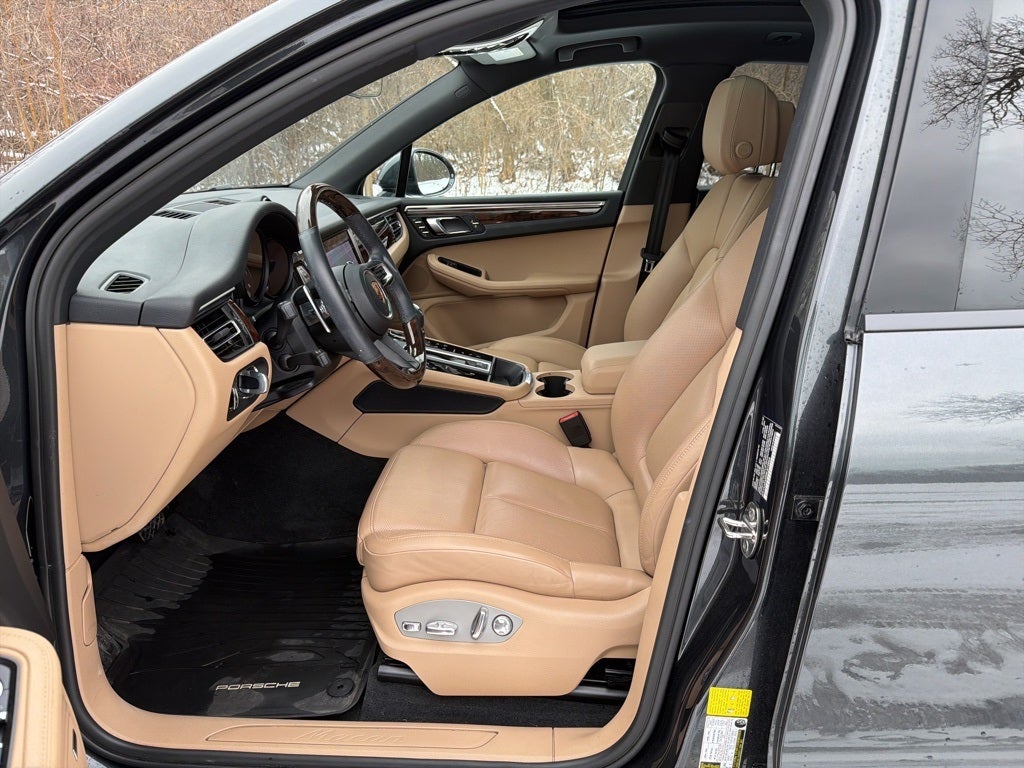 2022 Porsche Macan AWD