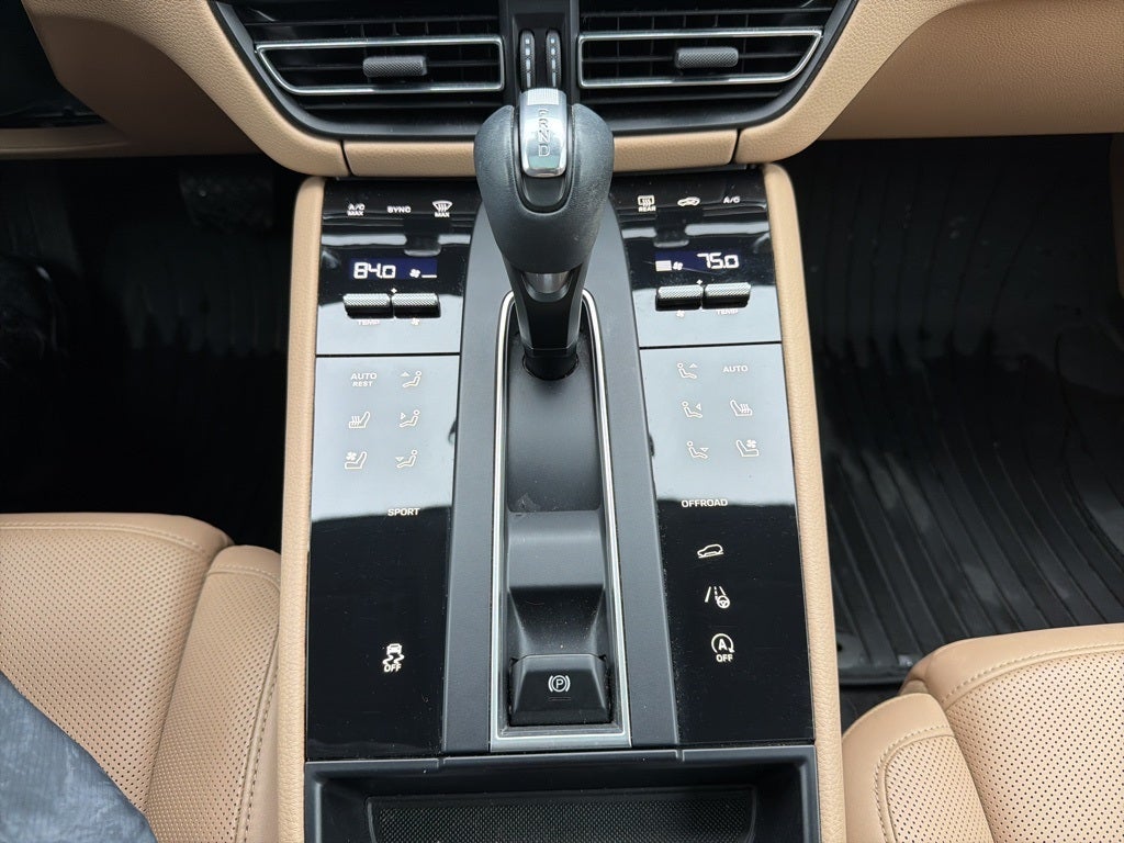 2022 Porsche Macan AWD