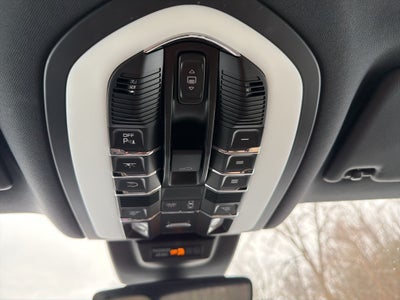 2022 Porsche Macan AWD