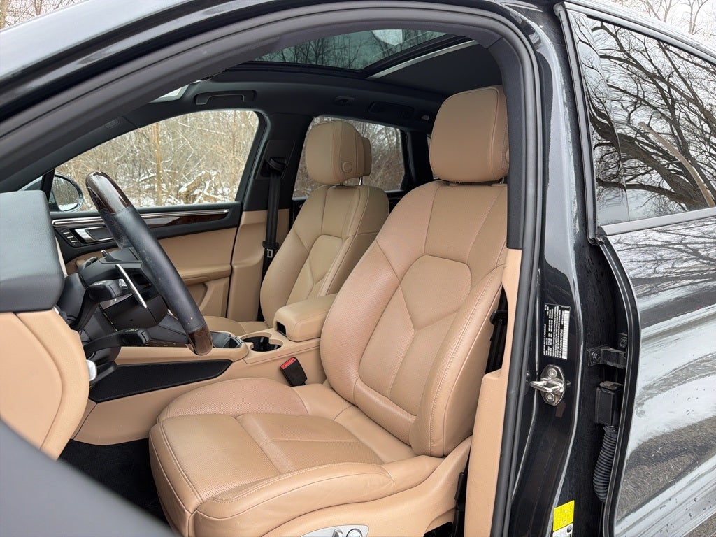 2022 Porsche Macan AWD